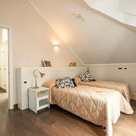 Real Italian Estate - Penthouse Apartamento
